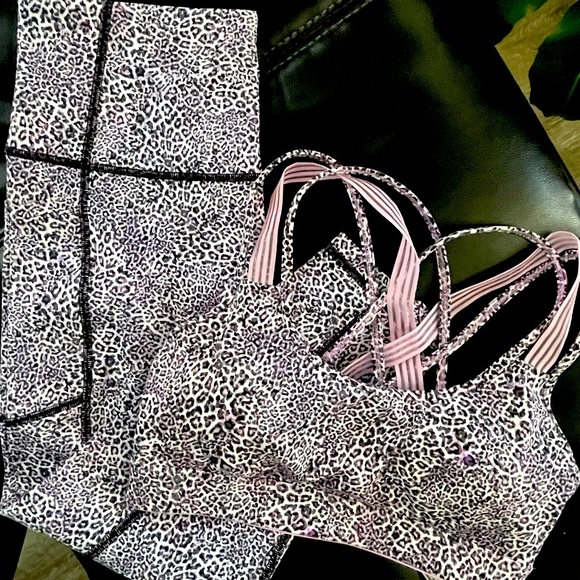 Victoria Secret workout set - Picture 4 of 6